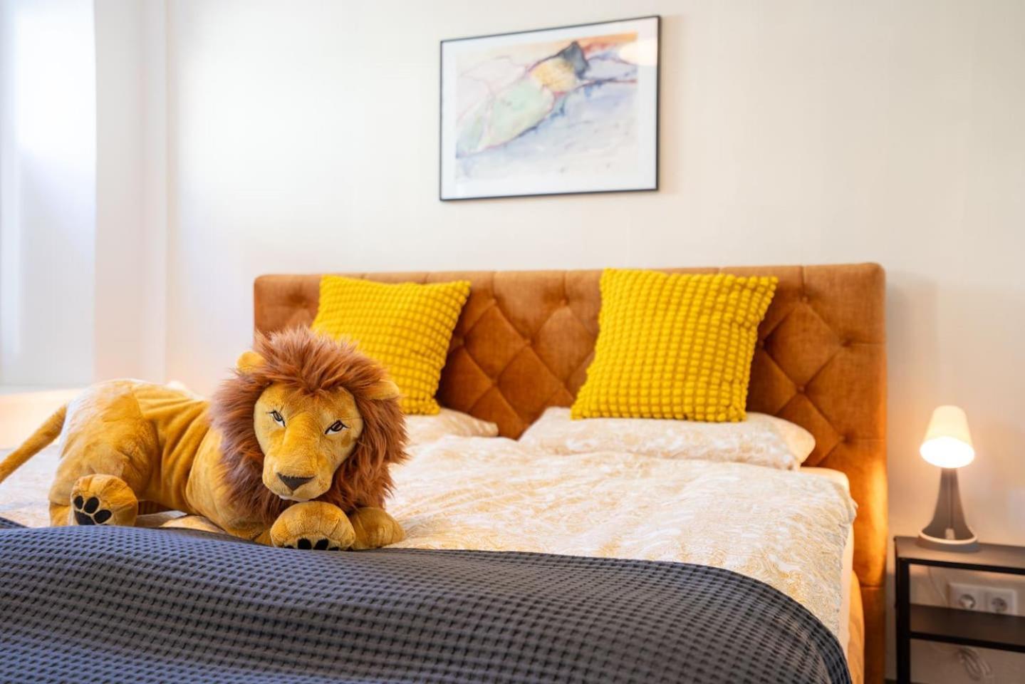 Nice2Be Lions Love - Augsburg Zentrum Екстер'єр фото